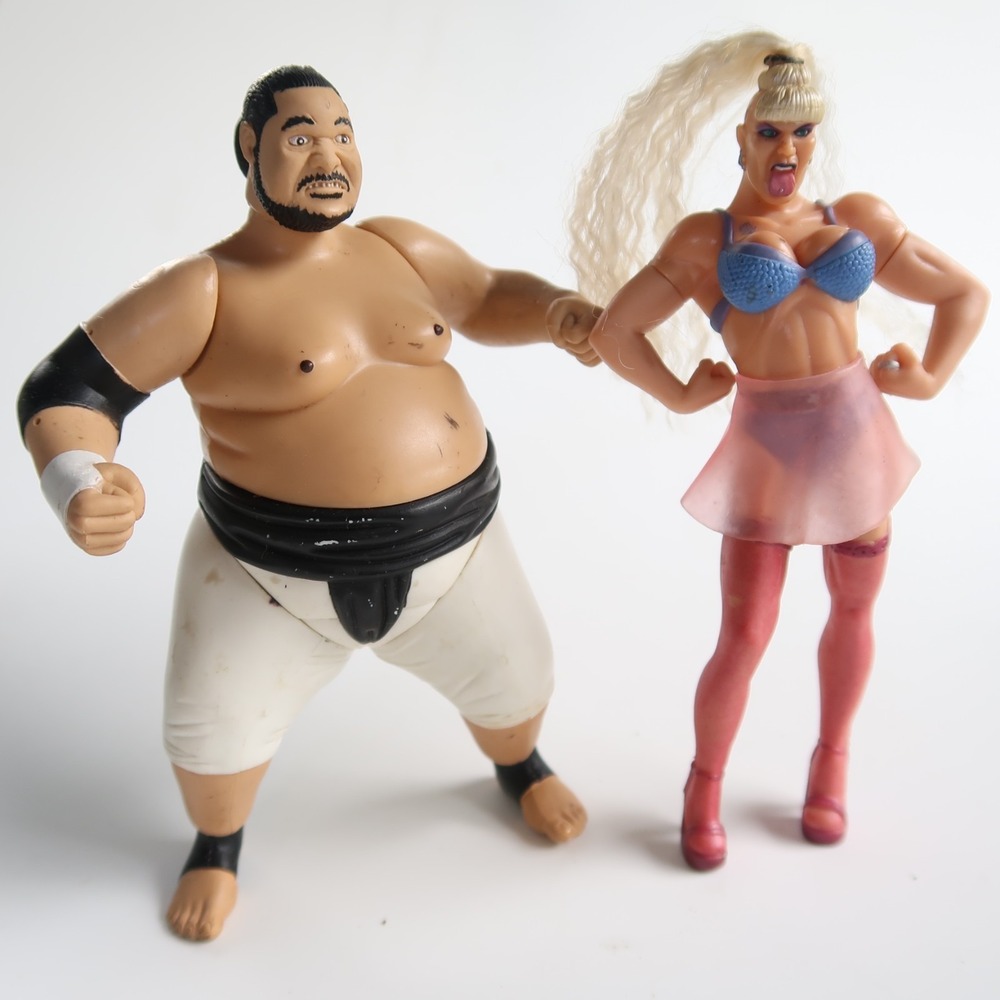 Yokozuna White shorts vs Luna Vachon Wrestling Figure Vintage lot WWF 90s